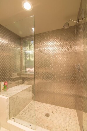 Ferienhaus, Mehrere Betten (South Shore) | Dusche im Bad