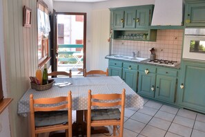 Appartement, vue vignoble (S'Harzala Vert) | Cuisine privée