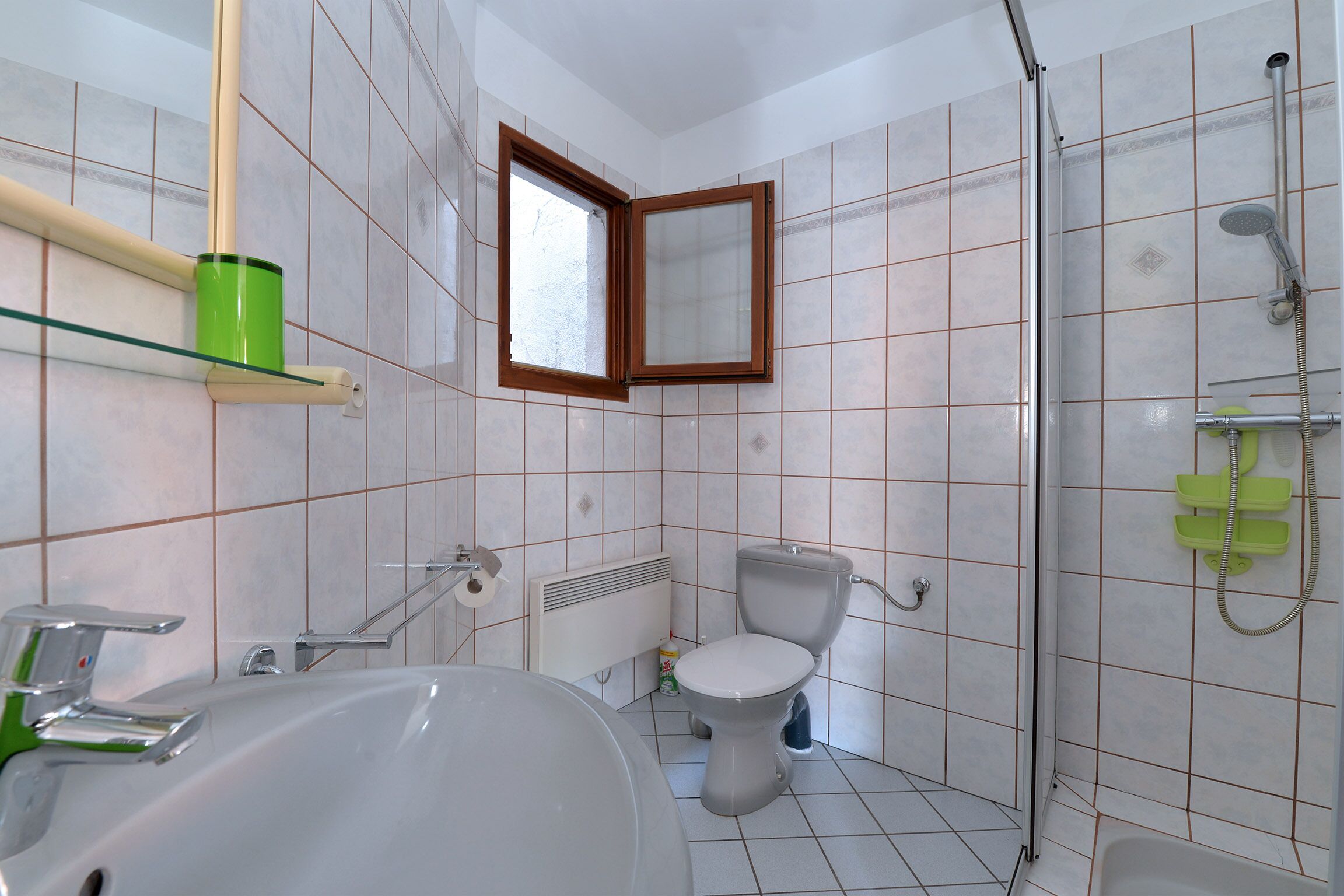 Apartemen Basic, pemandangan kebun anggur (S'Harzala Vert) | Kamar mandi