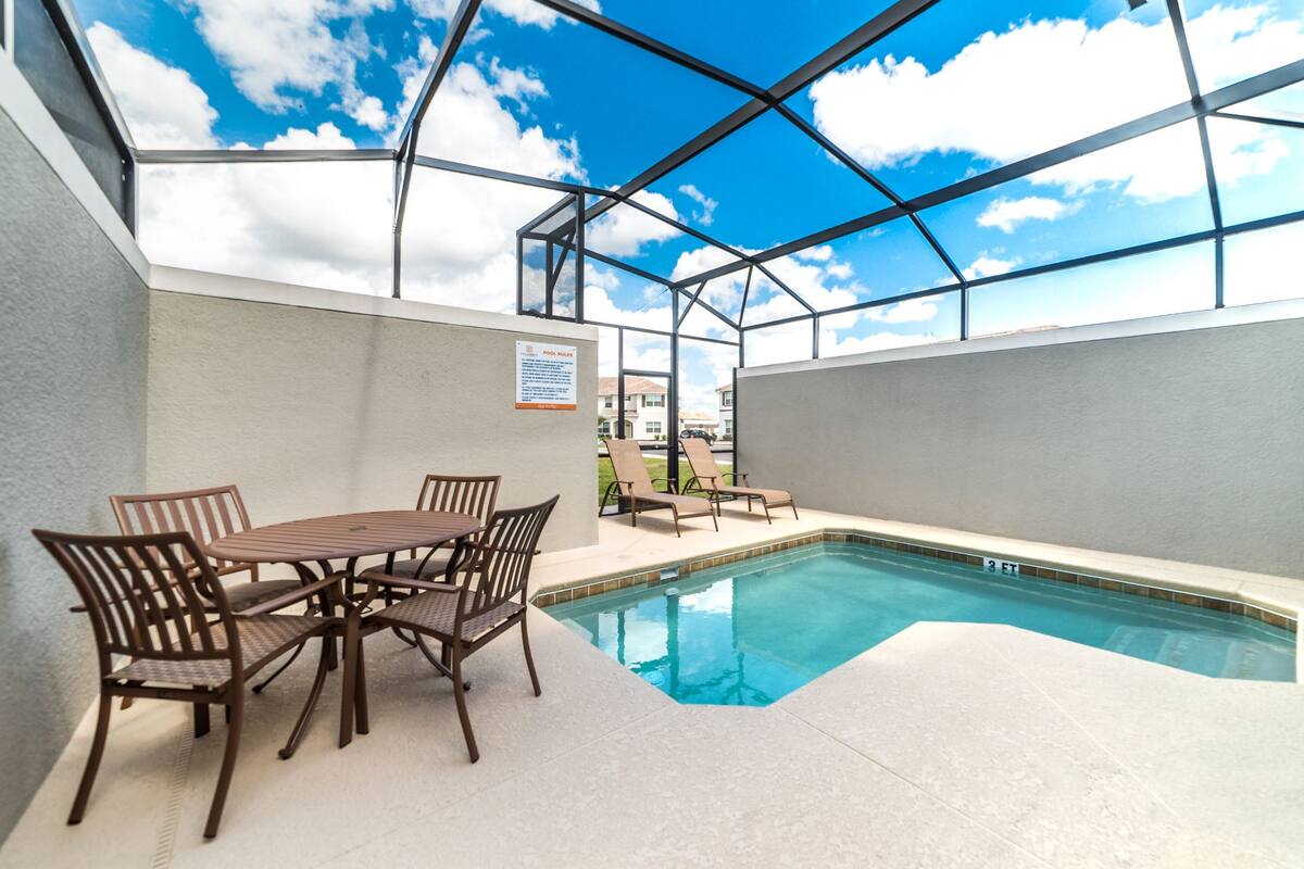 House, 5 Bedrooms, Private Pool (4 Bathrooms - MRE) | Indoor pool | Outdoor pool