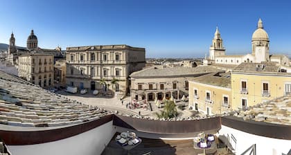 Palazzo Melfi Suite - Hotel
