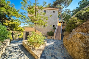 Property entrance - Forest Park Hotel (Rethymno)