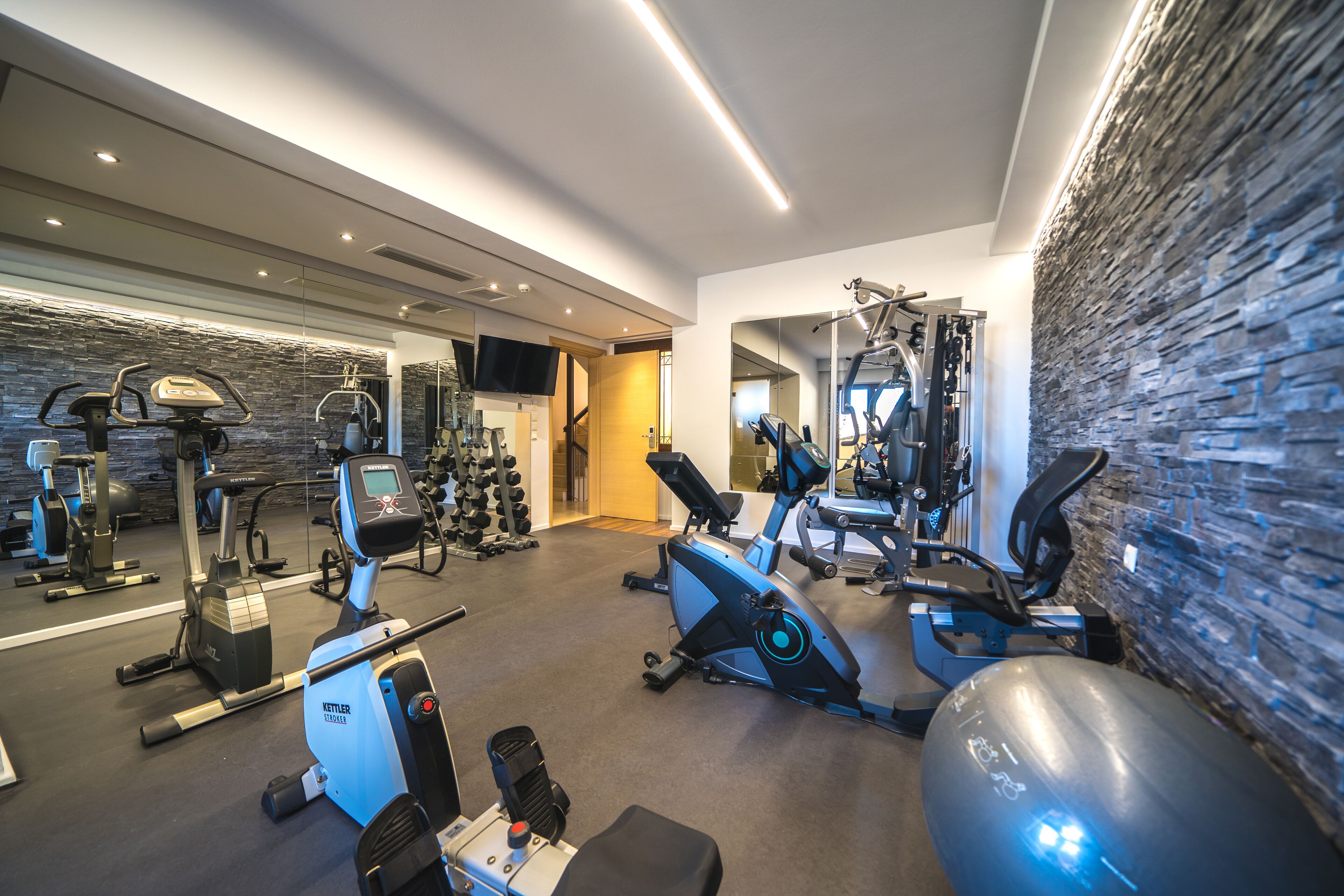 Photo - Forest Park Hotel