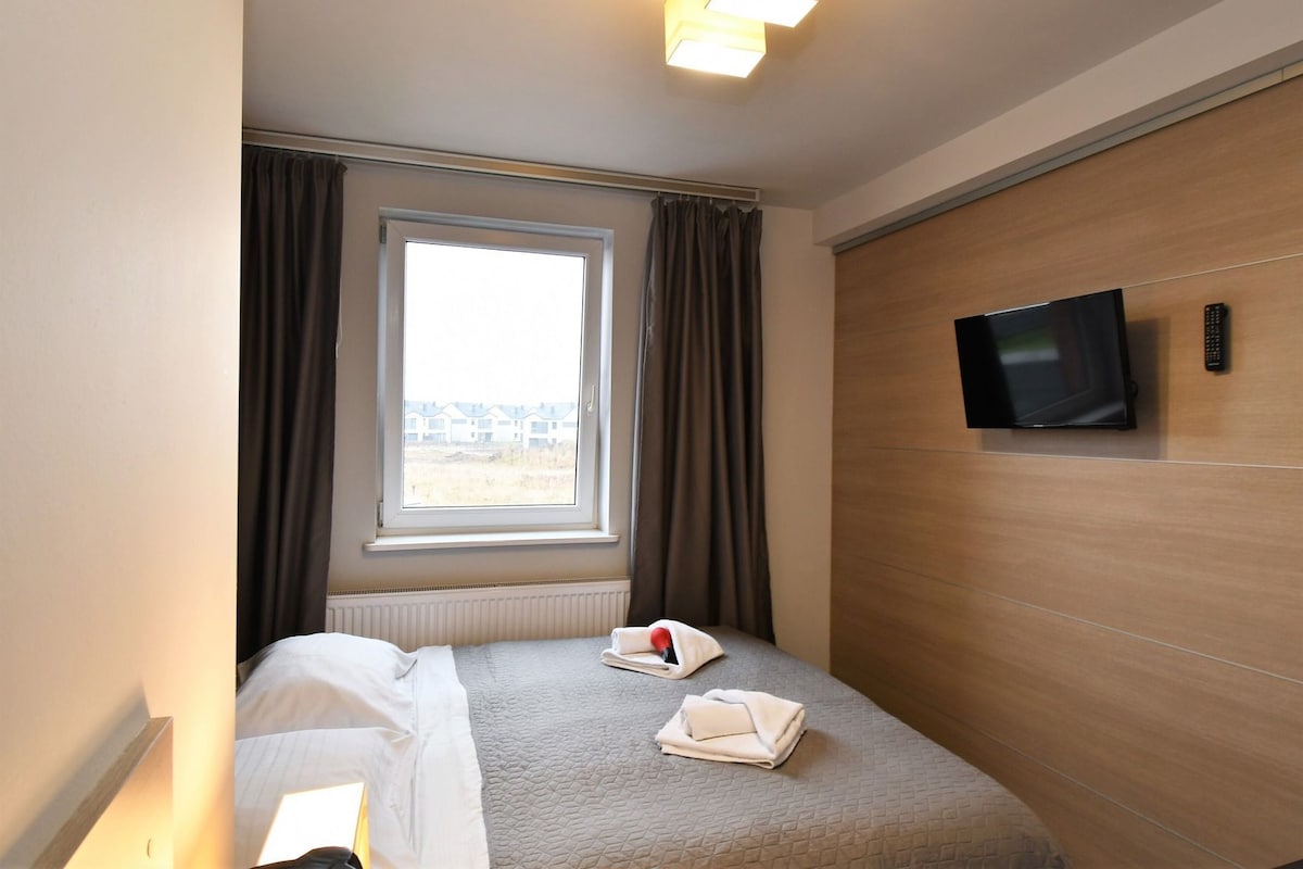 Minibar, desk, iron/ironing board (on request), WiFi (free)