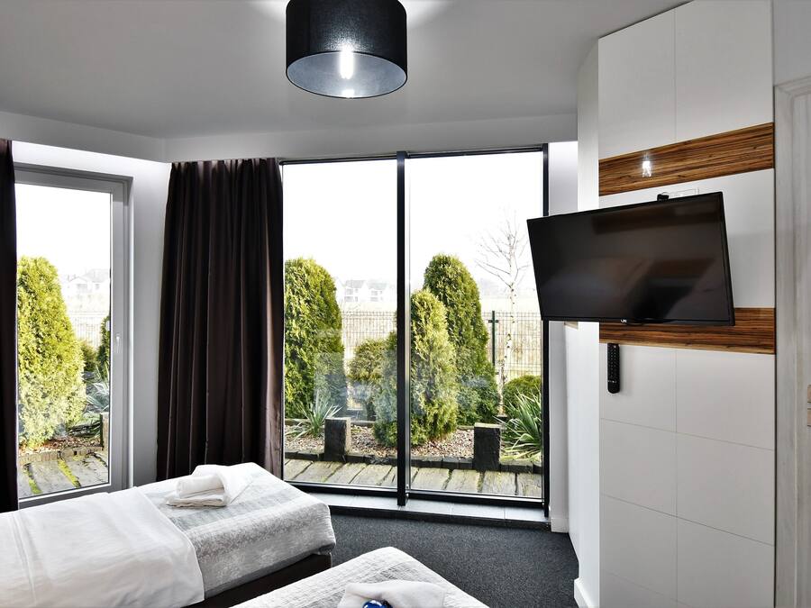 Minibar, escritorio, tabla de planchar con plancha y wifi gratis