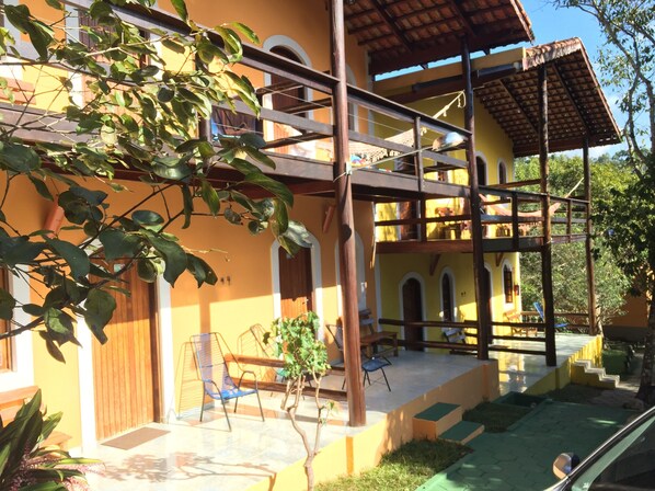 Minibar, caja de seguridad en la habitación y cunas gratuitas 