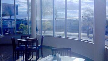 Desayuno buffet incluido todos los días