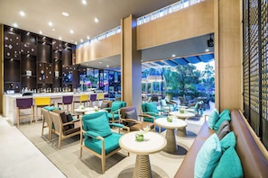 2 bares, bar junto a la piscina, bar en la playa