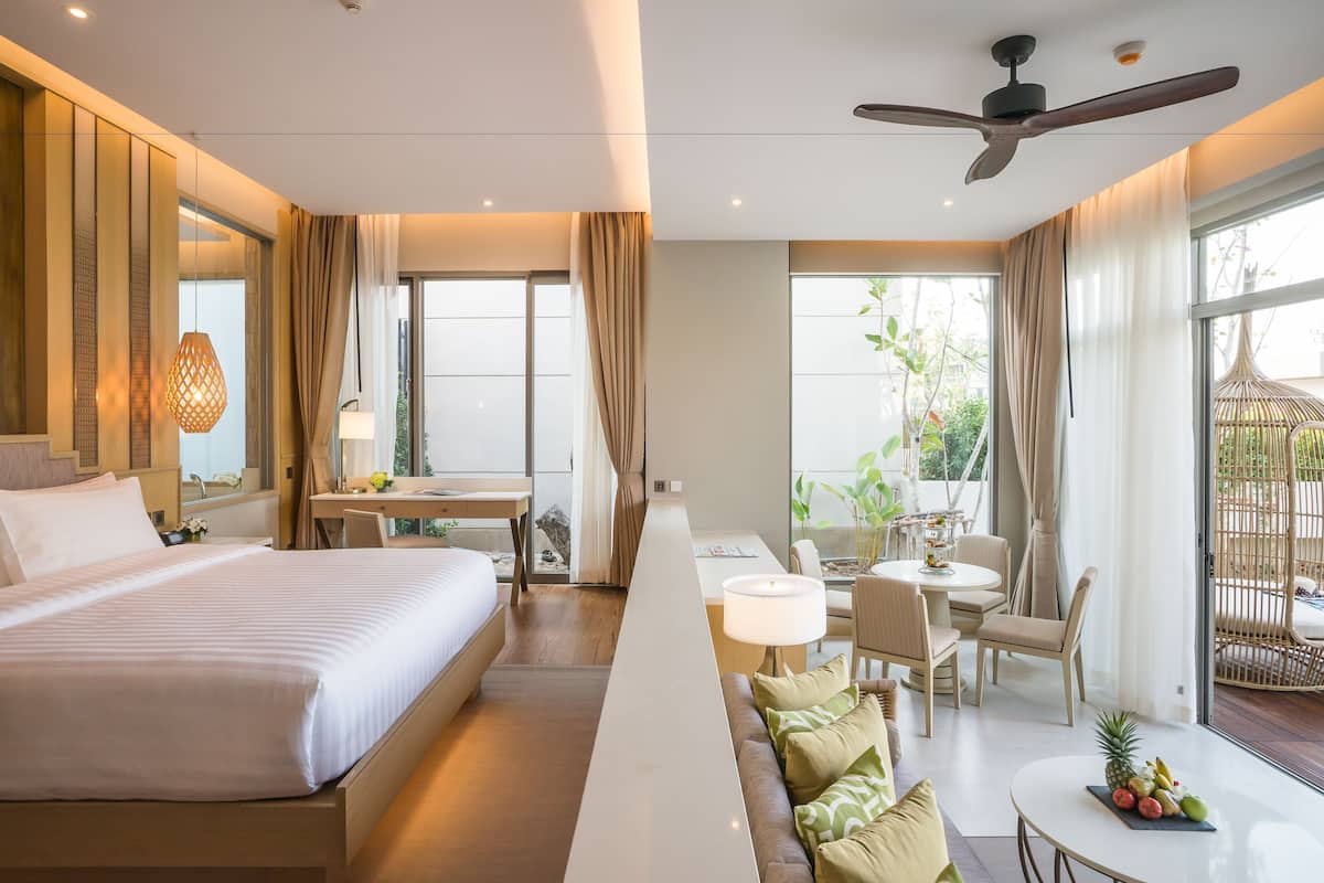 Premium bedding, Select Comfort beds, in-room safe