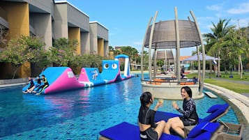 3 piscinas externas, guarda-sóis, espreguiçadeiras