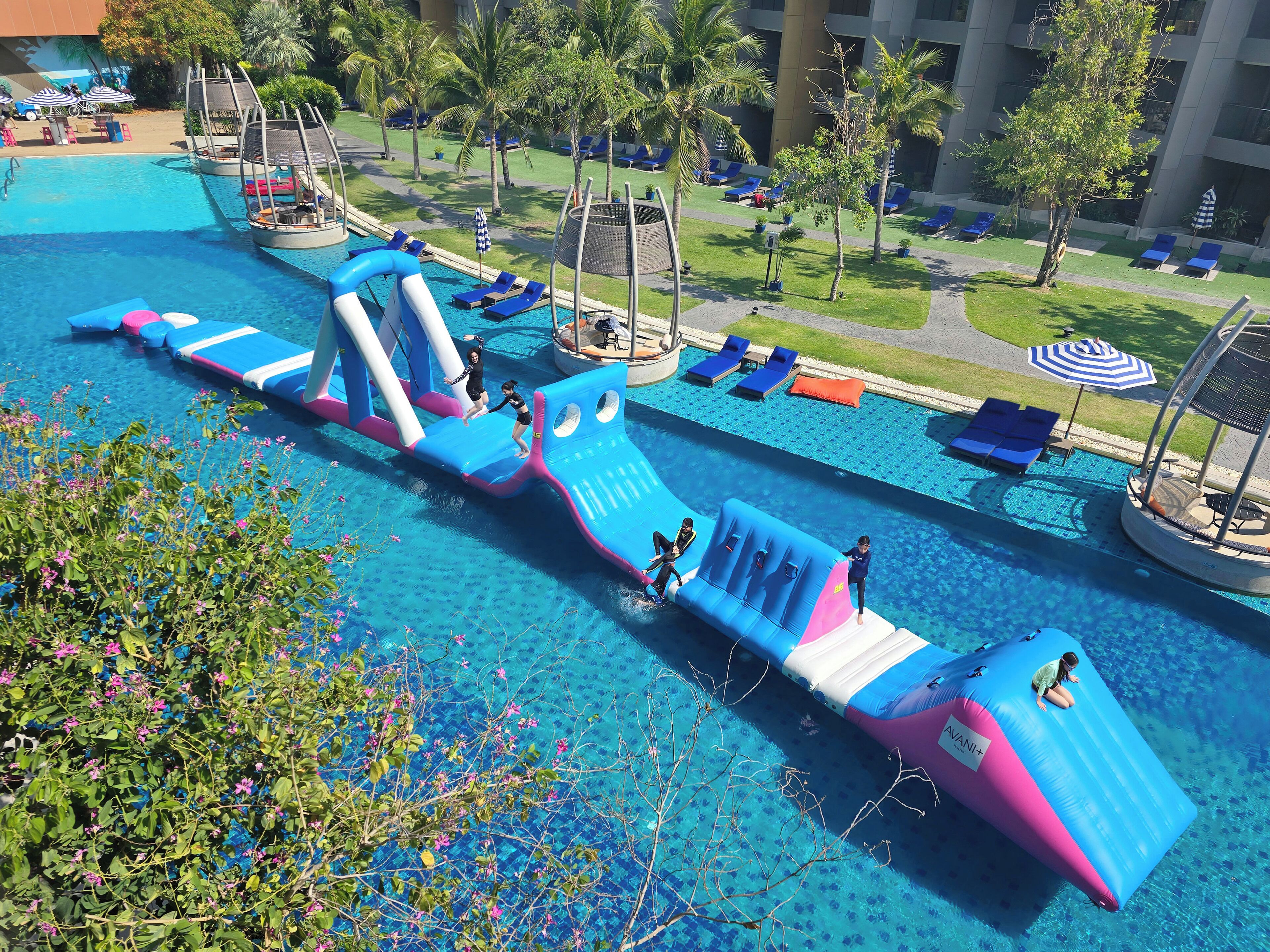 3 outdoor pools, pool umbrellas, sun loungers