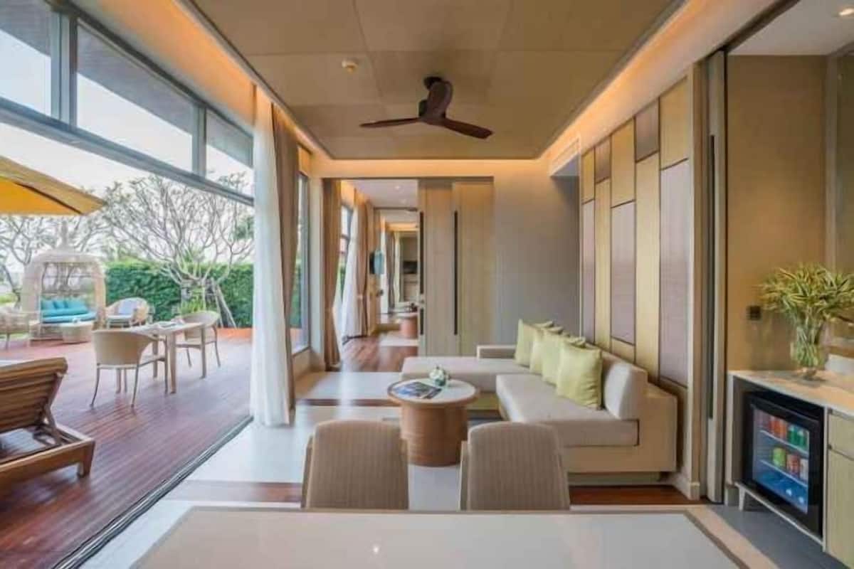 Living area | 42-inch LED TV with cable channels, TV, fireplace