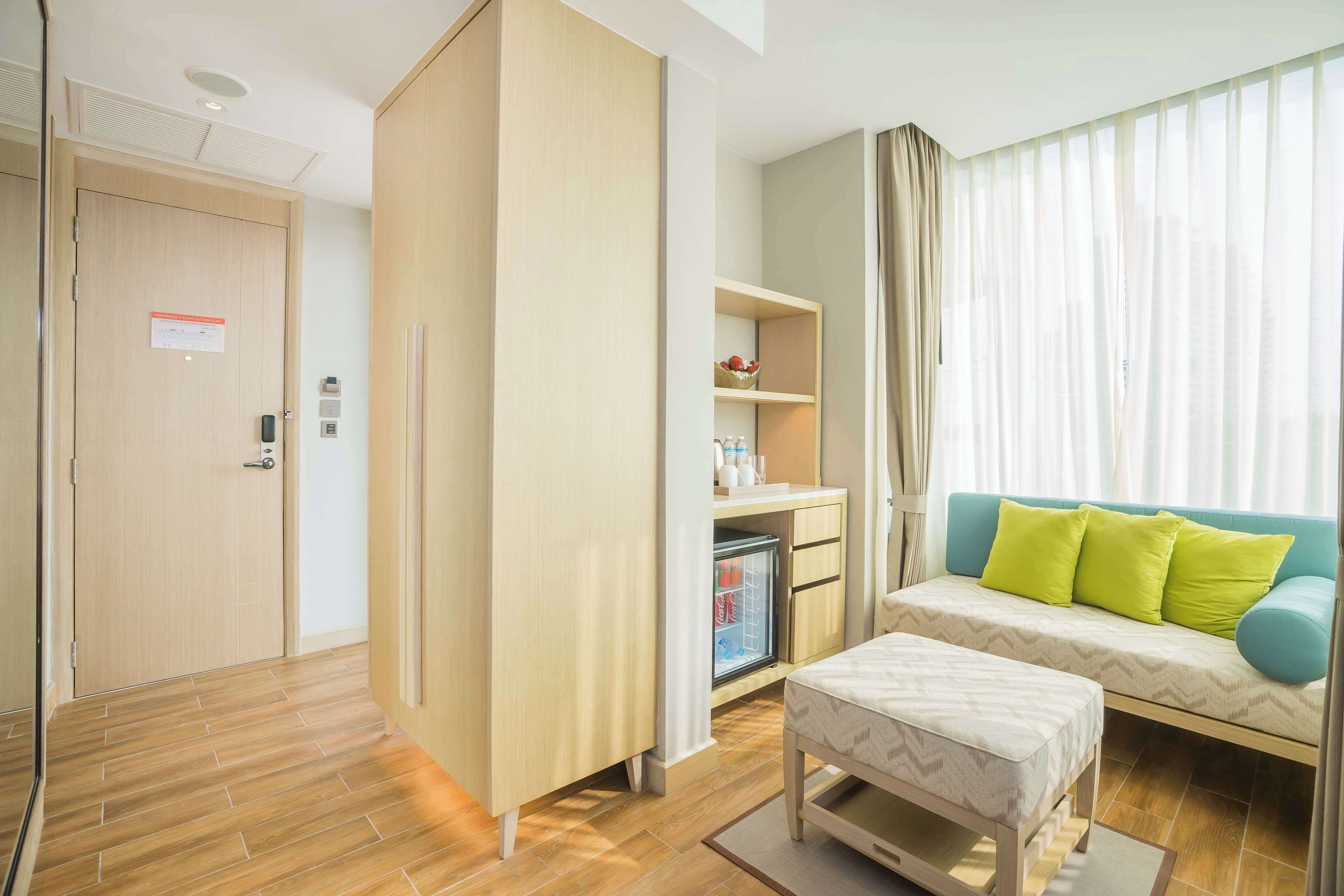 avani deluxe jacuzzi room | premium bedding, select comfort beds, in-room safe