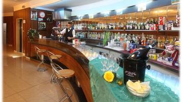 Bar (in der Unterkunft)