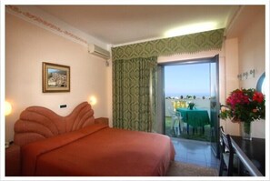 Standard Double Room Single Use | Desk, cribs/infant beds, bed sheets - Hotel Parco dei Principi (Scalea)
