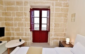 0B | Cribs/infant beds, free WiFi, bed sheets
