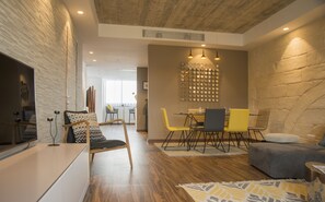 0B | 起居區 | 32-吋平面電視、有線頻道、電視