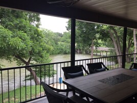 Unit A - Condo, 3 Bedrooms, 2 Bath, 1 King, 2 Queens and 1 Sofa Bed - River View | Sacada