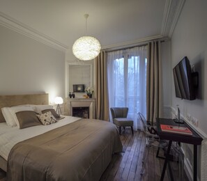 Superior Double or Twin Room | Premium bedding, in-room safe, desk, soundproofing - Relais 12bis B&B (Paris)