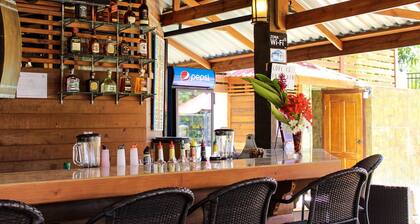 Rock Point Villas Vacations Rentals Sandy Bay, Roatan, Honduras.c.a