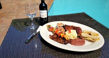 Rock Point Villas Vacations Rentals Sandy Bay, Roatan, Honduras.c.a