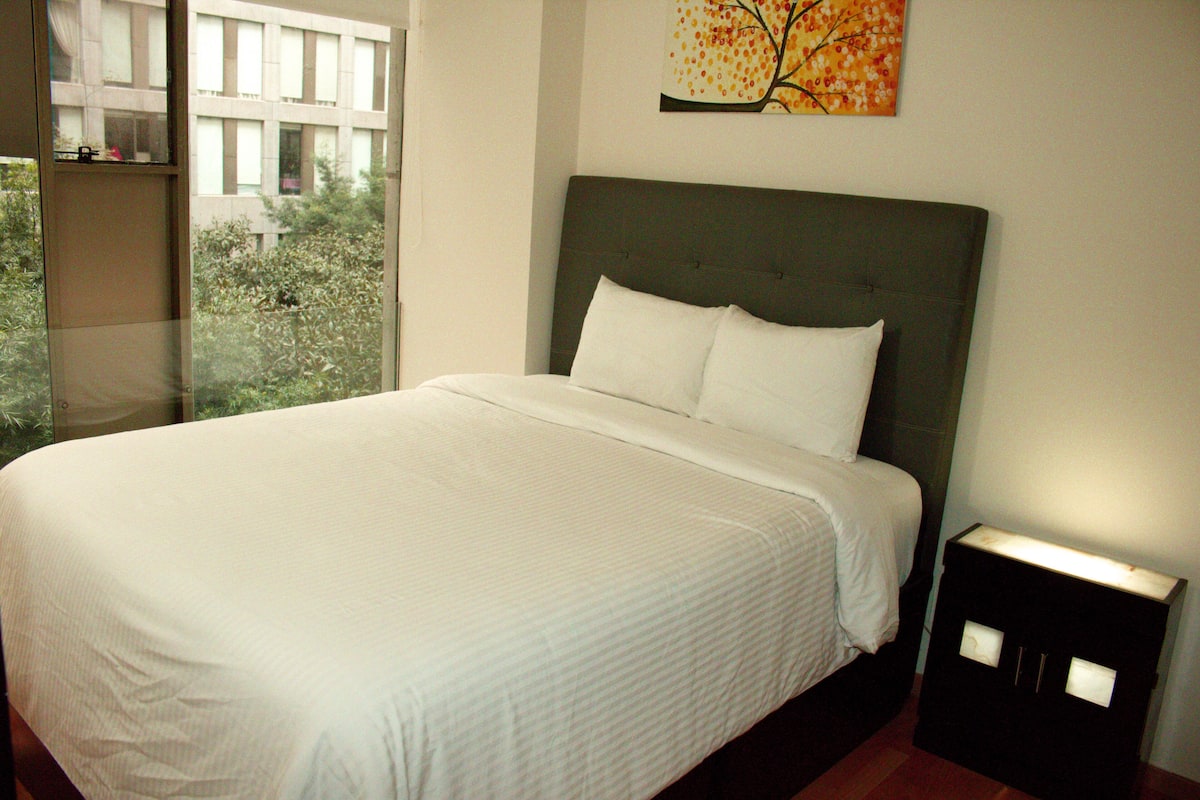 Standaard appartement, 1 slaapkamer | 2 slaapkamers, luxe beddengoed, donzen dekbedden, een kluis op de kamer
