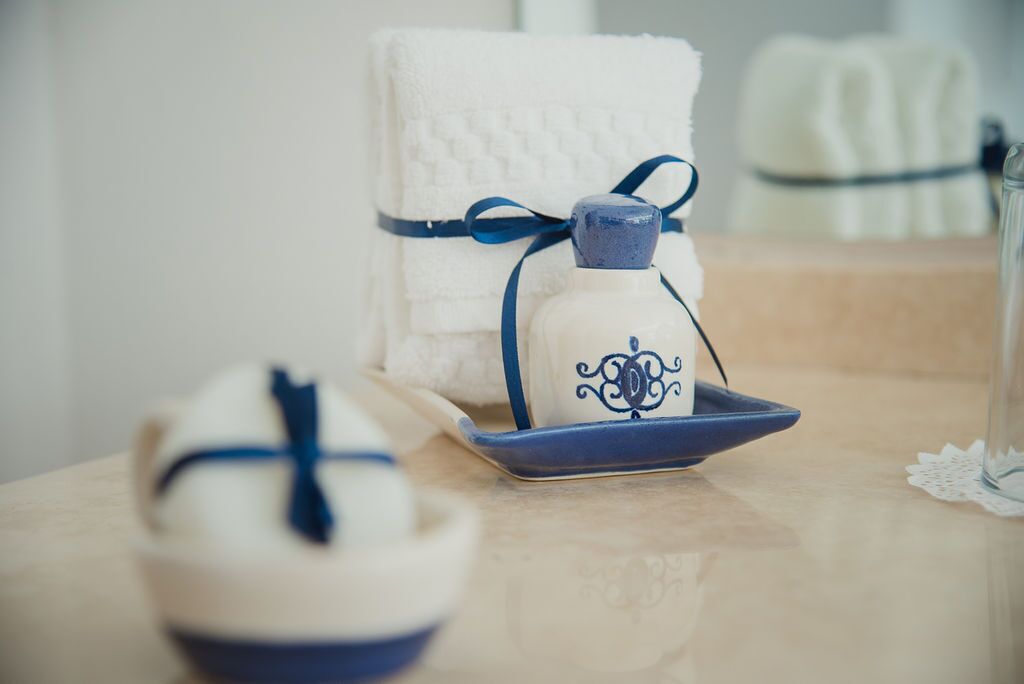 deluxe suite (private terrace) | bathroom amenities | shower, free toiletries, hair dryer, bathrobes