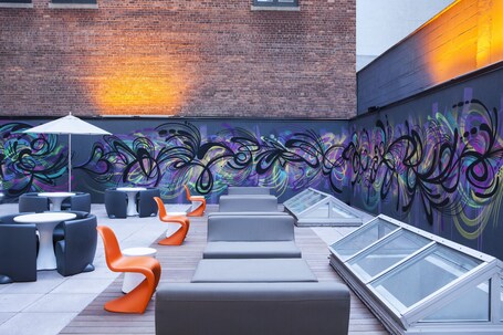 Aloft Long Island City Manhattan View - Image 1