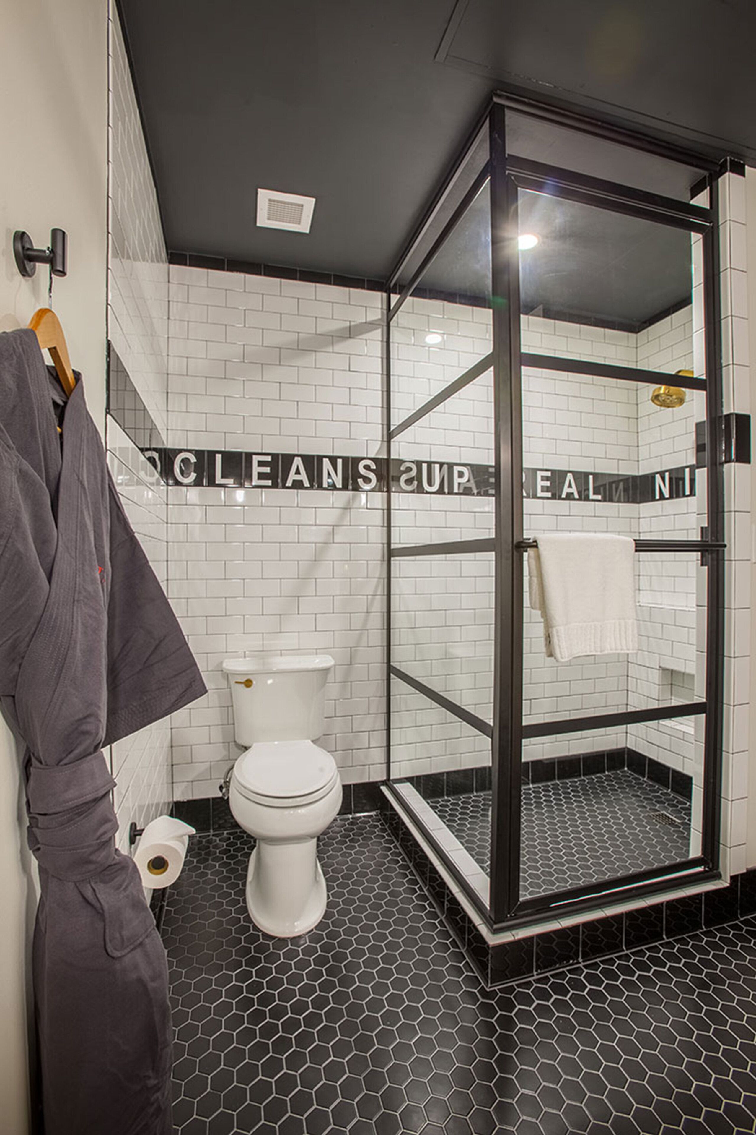 1 bedroom, egyptian cotton sheets, premium bedding, pillow-top beds