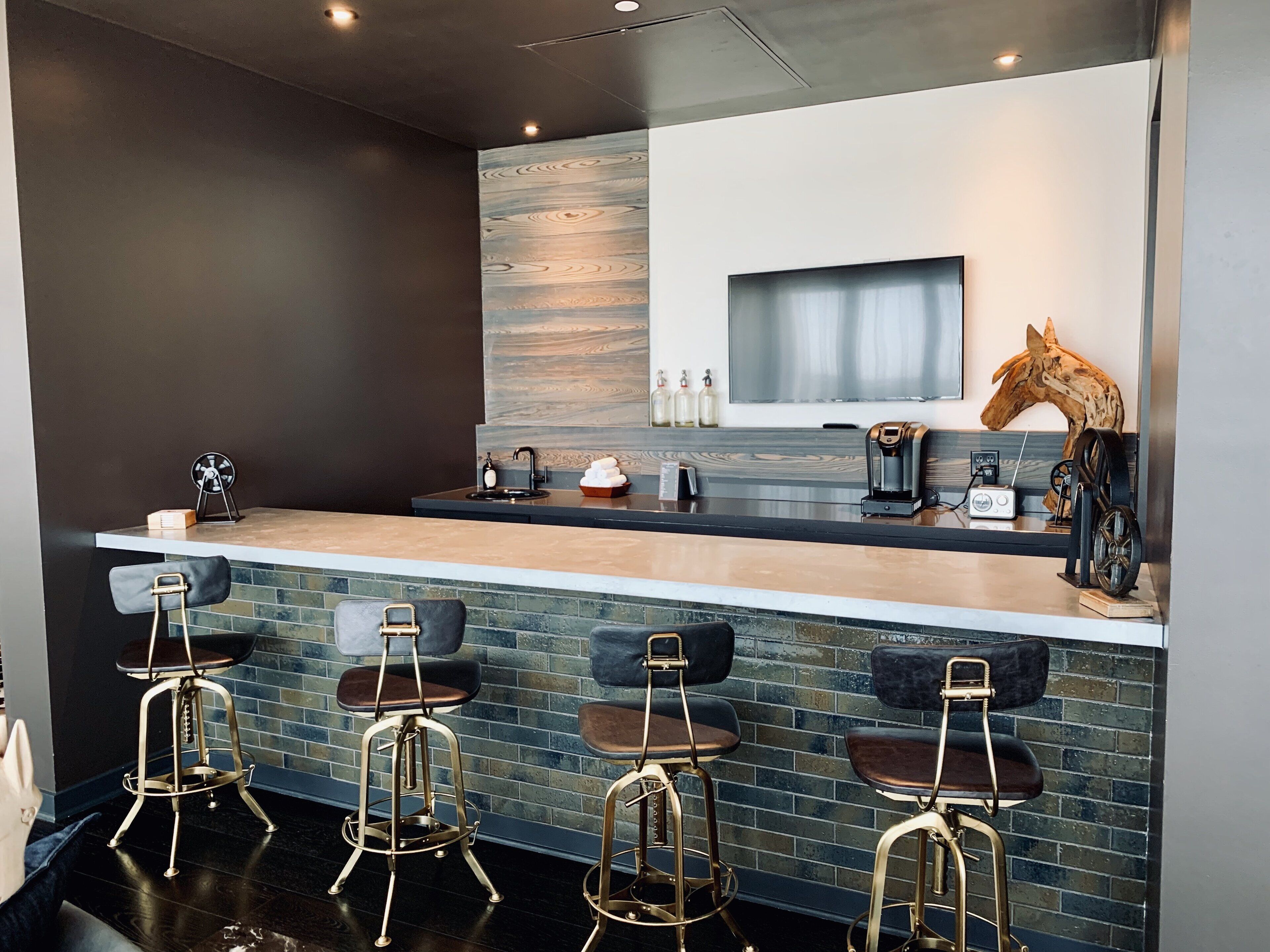 1 bedroom, egyptian cotton sheets, premium bedding, pillow-top beds