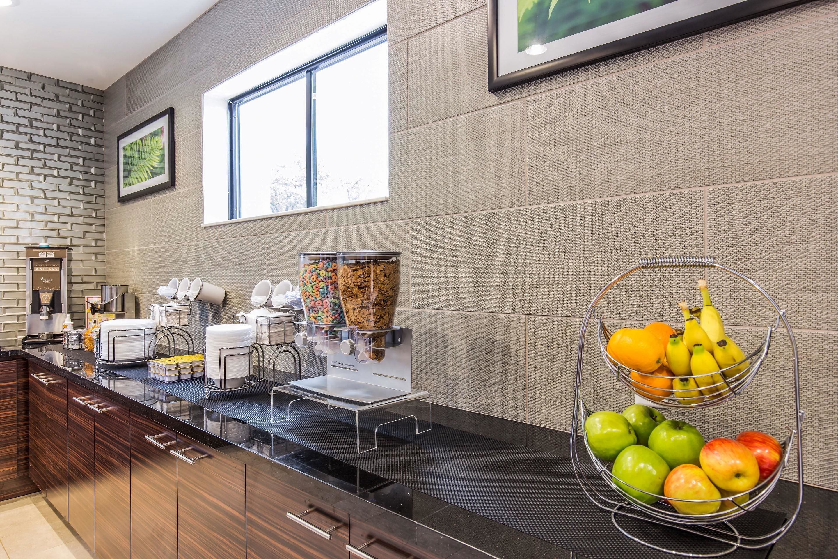 free daily full breakfast