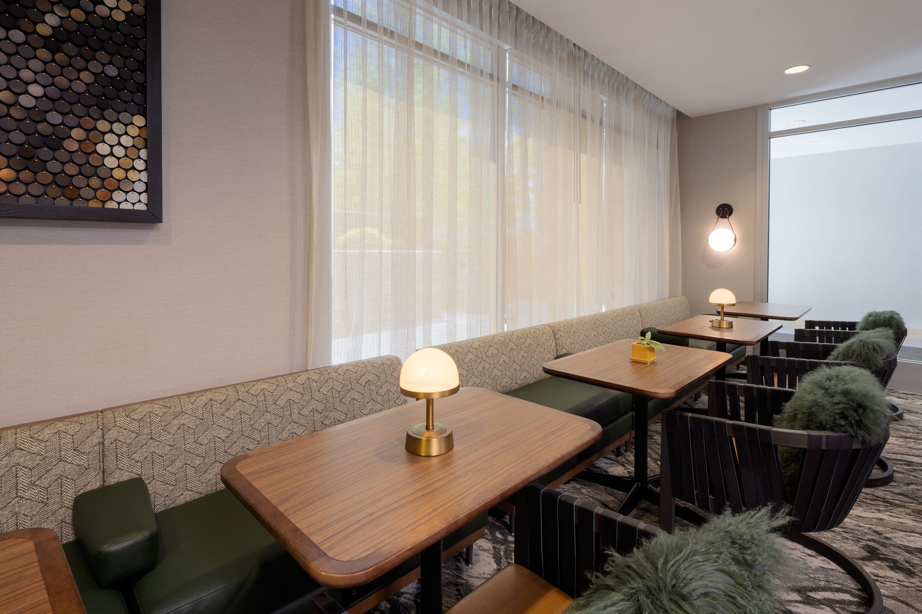 Lobby-lounge