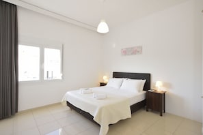 Departamento, varias camas, para no fumadores | Ropa de cama de alta calidad y tabla de planchar con plancha 