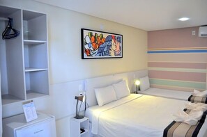 Minibar, individually decorated, desk, blackout curtains - Pousada Elo Inn (Jaboatão dos Guararapes)