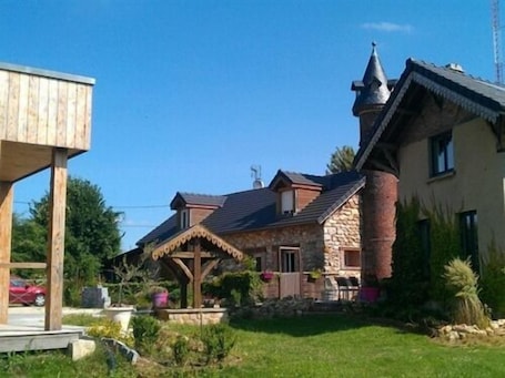 Exterior. Le Chalet Champenois