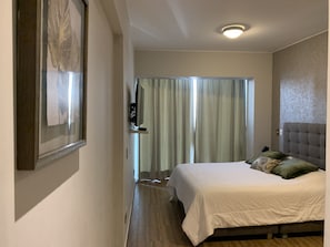 Exclusive Apartment, 3 Bedrooms (601) | 3 bedrooms, in-room safe, desk, free WiFi
