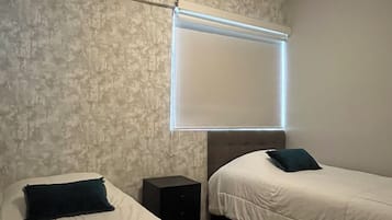 3 chambres, coffres-forts dans les chambres, bureau, Wi-Fi gratuit