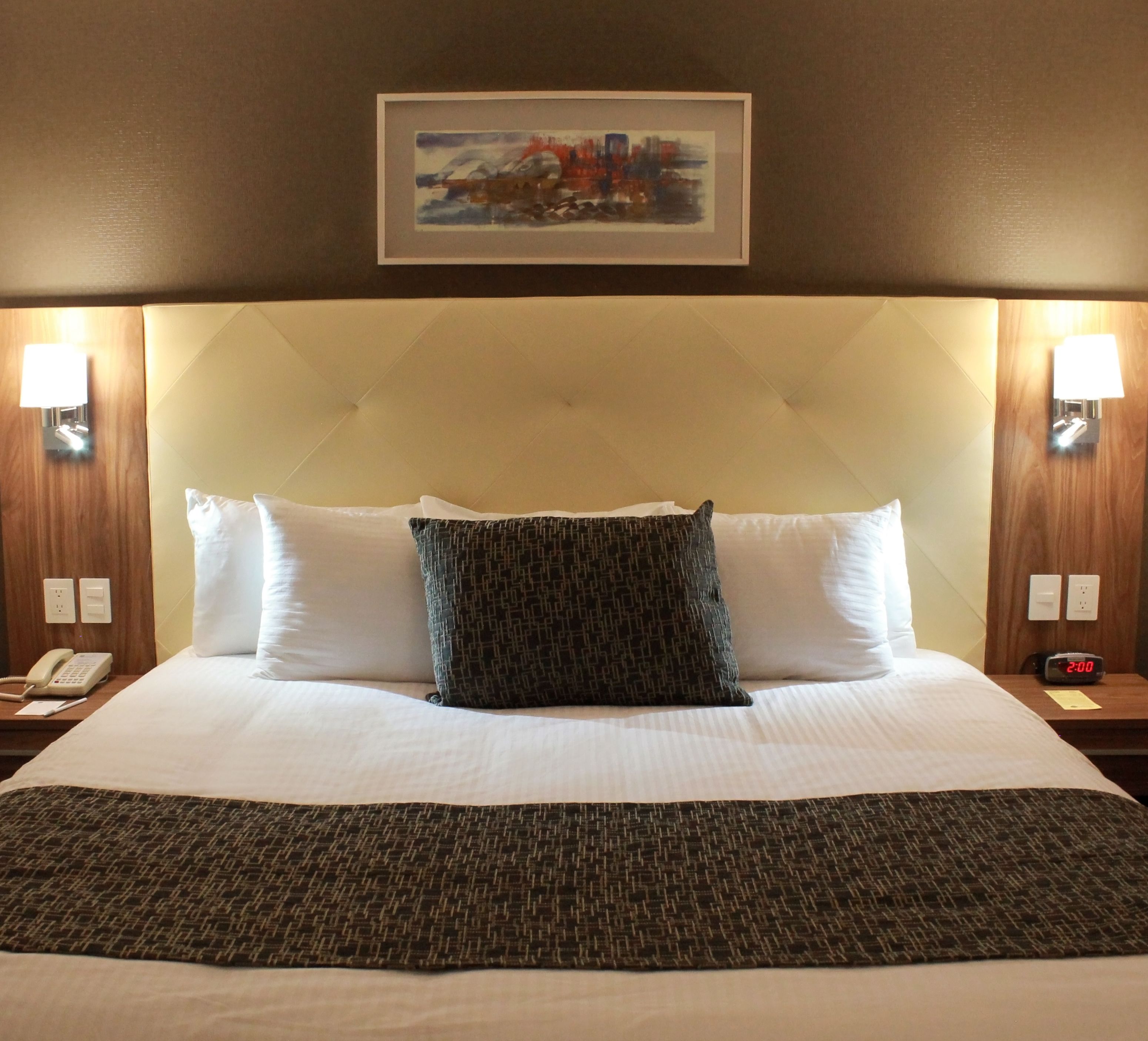 standard room, 1 king bed | 1 bedroom, down duvets, minibar, in-room safe