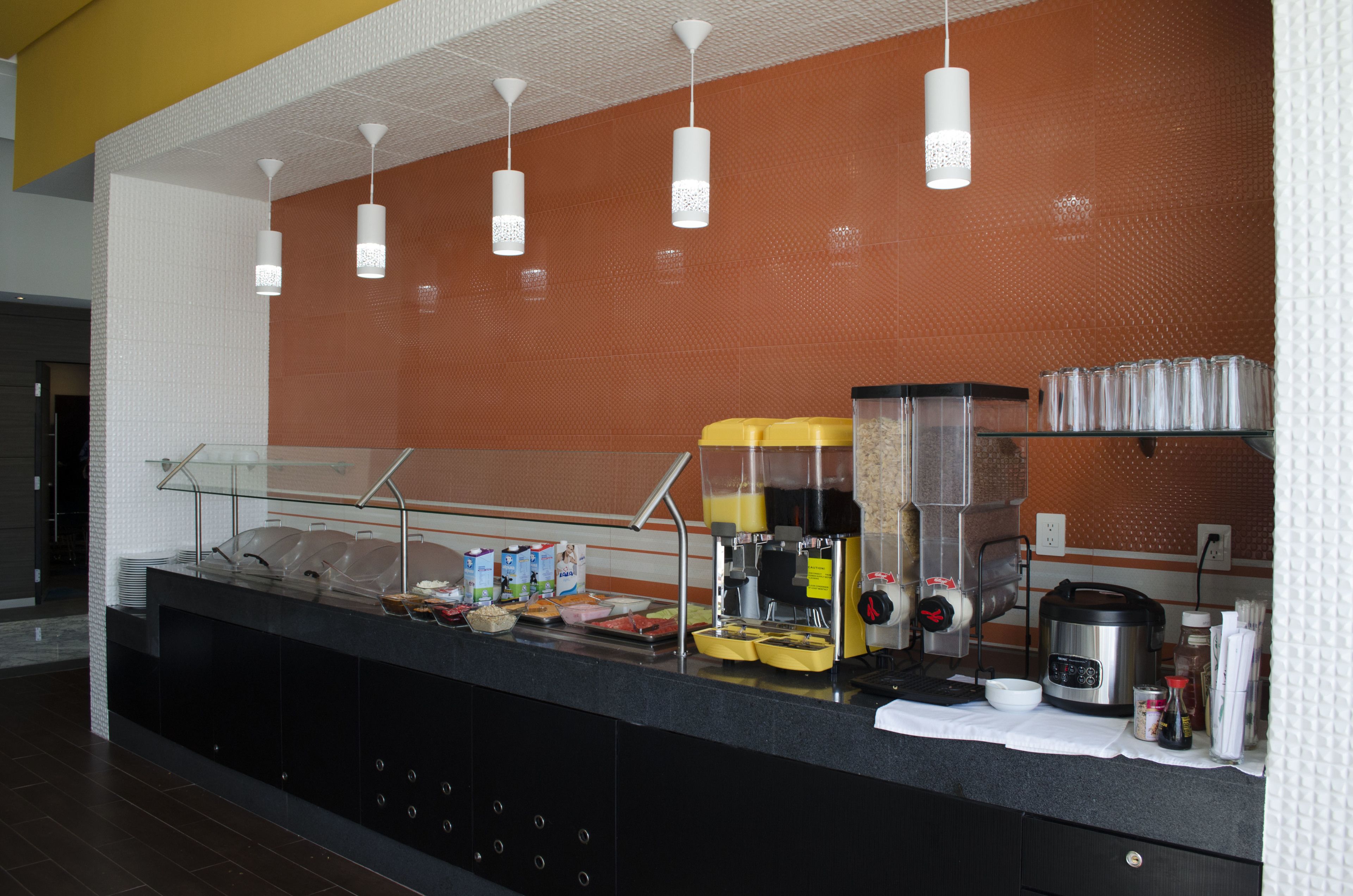 free daily full breakfast