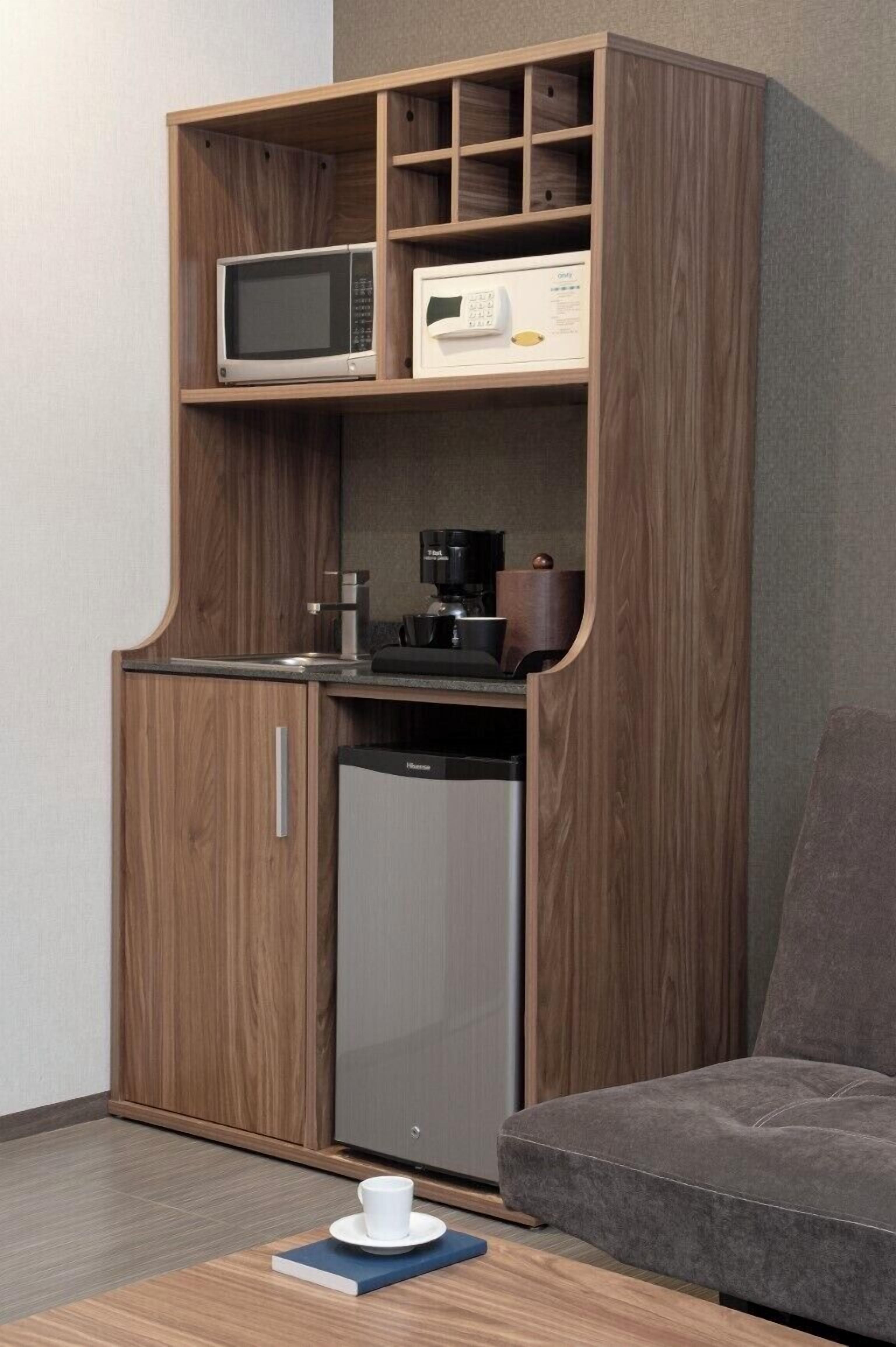 room (junior suite) | 1 bedroom, down duvets, minibar, in-room safe