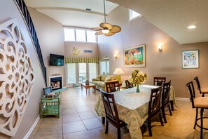 Luxury Villa, 4 Bedrooms, Partial Lake View | In-room dining