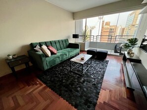 Business Apartment, 4 Bedrooms | Living area
