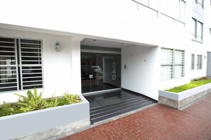 Business Apartment, 4 Bedrooms | 3 bedrooms, in-room safe, iron/ironing board, free WiFi