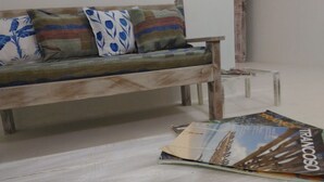 Standard Apartment, 1 Bedroom | Living room | LCD TV - Apartamentos Discovery Coast (Porto Seguro)