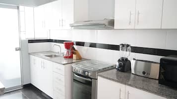 City Apartment, 3 Bedrooms | 3 bedrooms, soundproofing, free cribs/infant beds, free WiFi