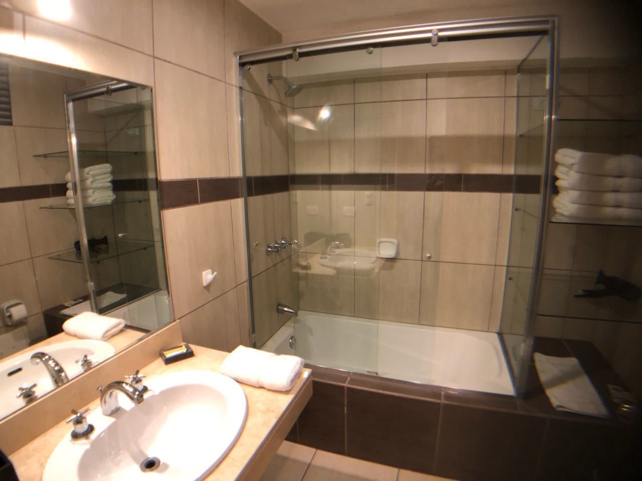 Business Apartment, 4 Bedrooms | Deep-soaking bathtub