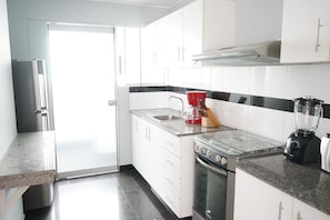 Appartement Affaires, 4 chambres | 3 chambres, système d’insonorisation, accès au Wi-Fi (inclus)