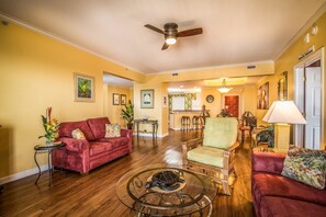 Luxury Condo, 3 Bedrooms, Ocean View | Living area | DVD player