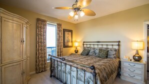 Luxury-Apartment, 4 Schlafzimmer, Meerseite | 4 Schlafzimmer, kostenloses WLAN