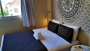 Apartment, 3 Bedrooms | Blackout drapes, free cribs/infant beds, rollaway beds, free WiFi